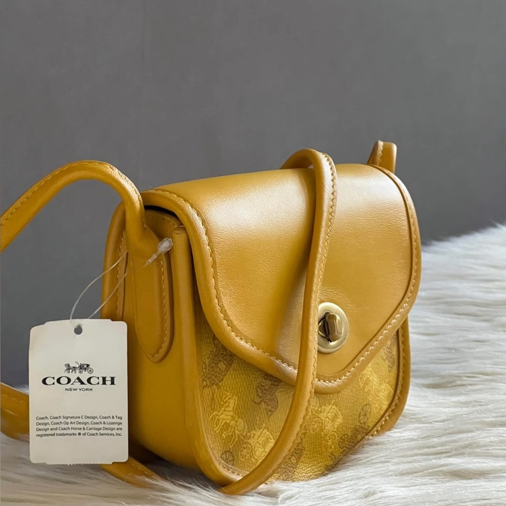 2891 - Coach Turnlock Flap Pouch 15 With Horse And Carriage Print - Picture 2 of 14
